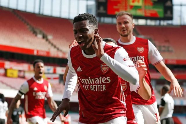  阿森纳险平布莱顿，廷伯补时头球救主  